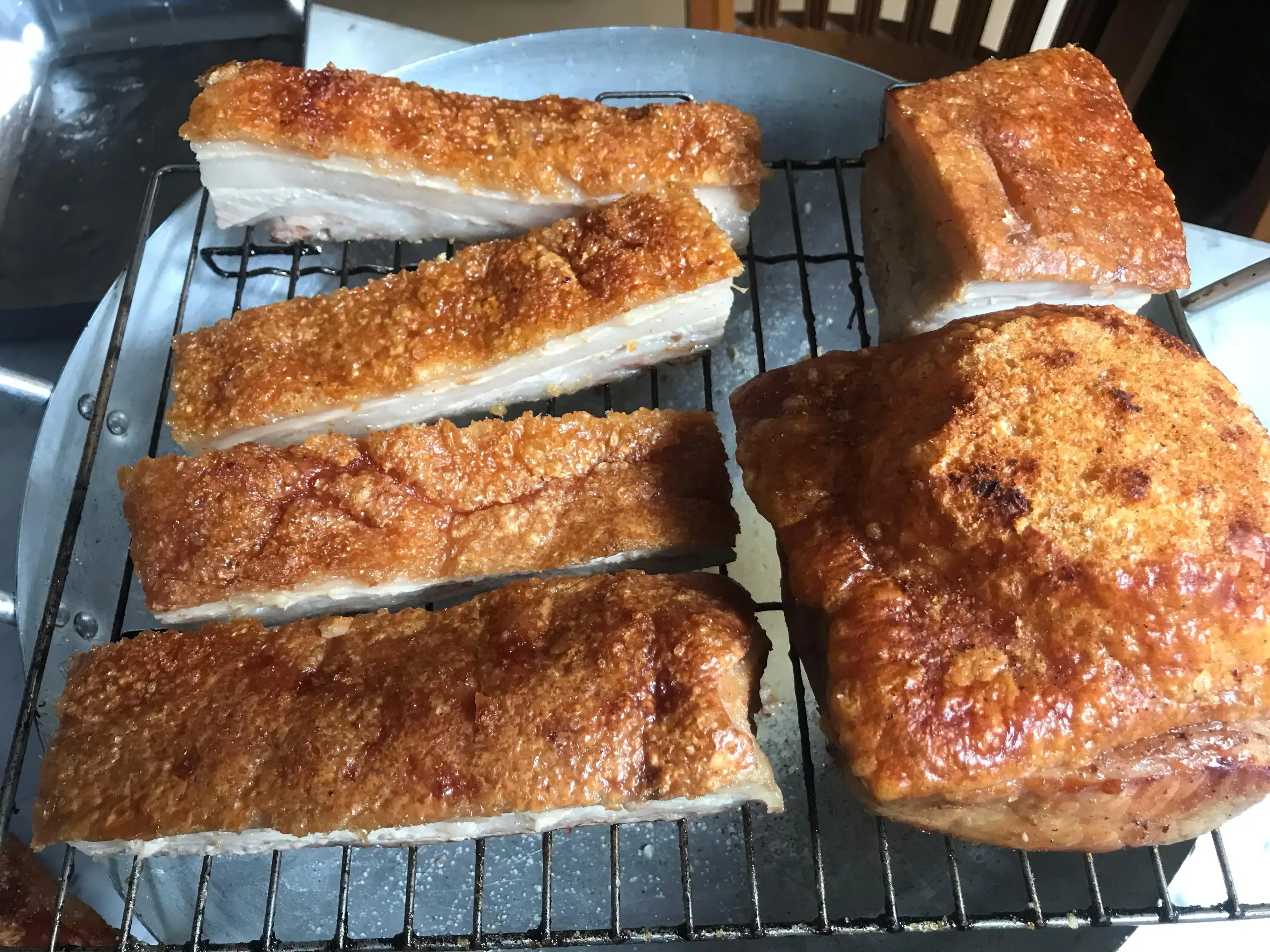 KrispiBabi - Crunch Challenge: 5 Cara Menikmati Sisa Babi Panggang