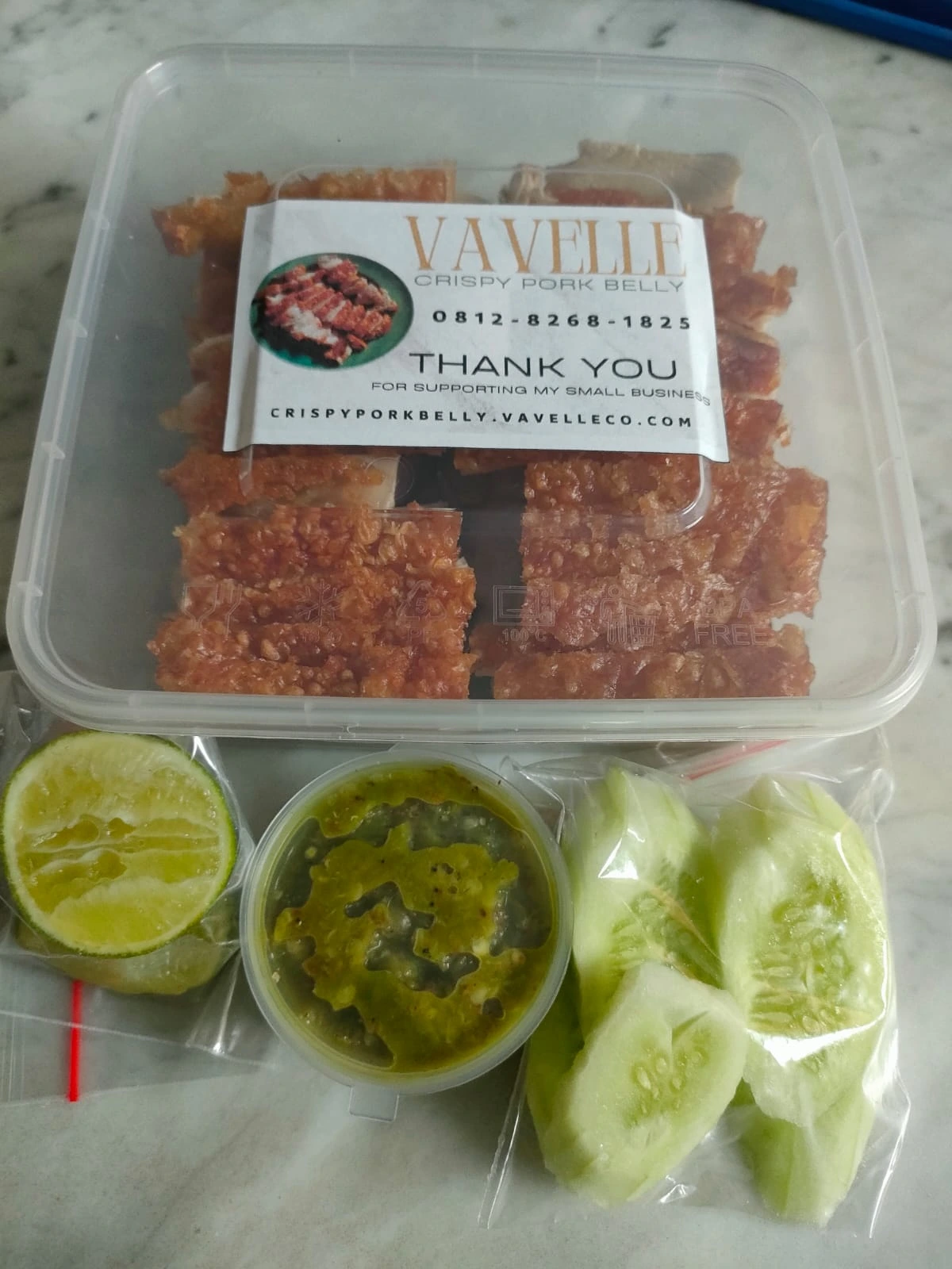 Babi panggang dengan minuman pendamping yang sempurna